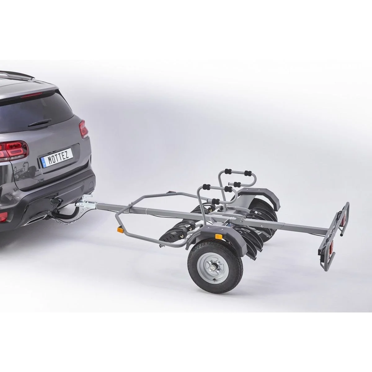 3-1.webp Porte-velos Mottez 4 Vélos sur Attelage – A144V4ELEC – Image 1
