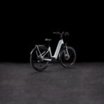 VTC Électrique Cube Kathmandu Hybrid EX 800 2025 – Image 2