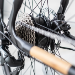 Vélo électrique en bambou relief – Image 4